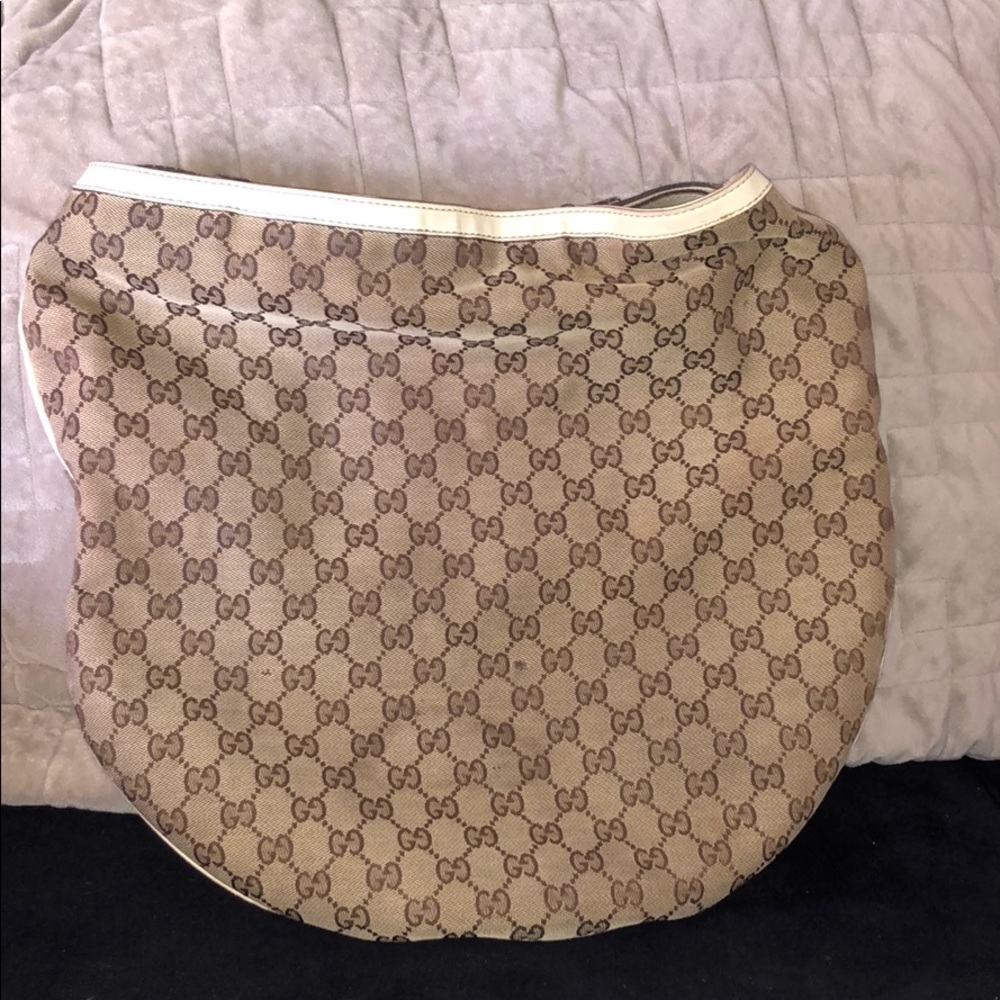 Beautiful vintage Gucci shoulder bag